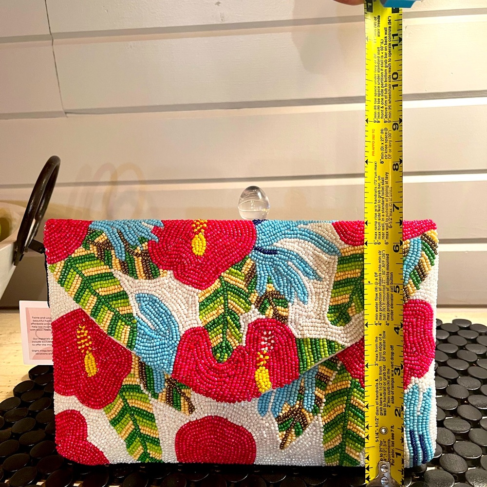 Handmade colorful beaded clutch - Picture 4 of 7